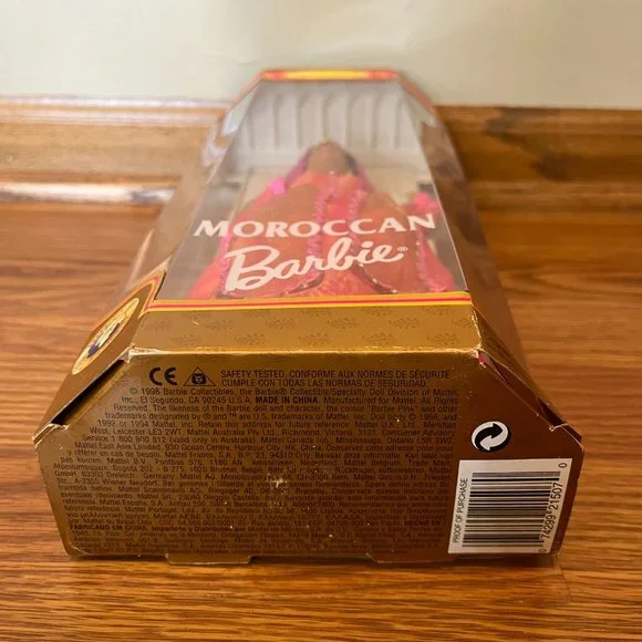 Moroccan Barbie Collector Edition # 21507 - Picture 7 of 8